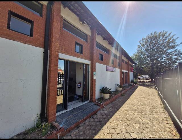 400M² OFFICE TO LET IN BARDENE